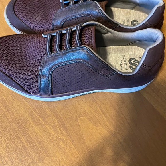 Woman’s size 6 cloudsteppers by Clark - Picture 4 of 6